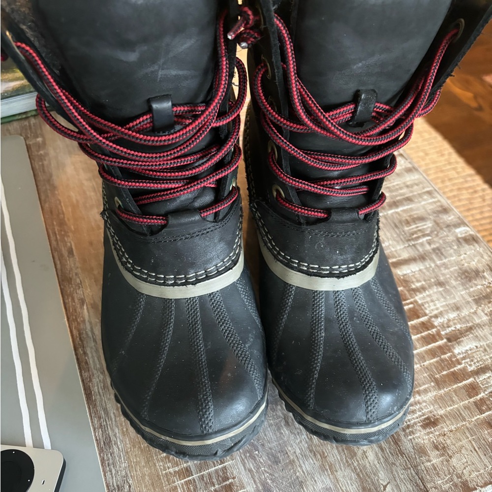 Sorel women’s Slimpack II black boots